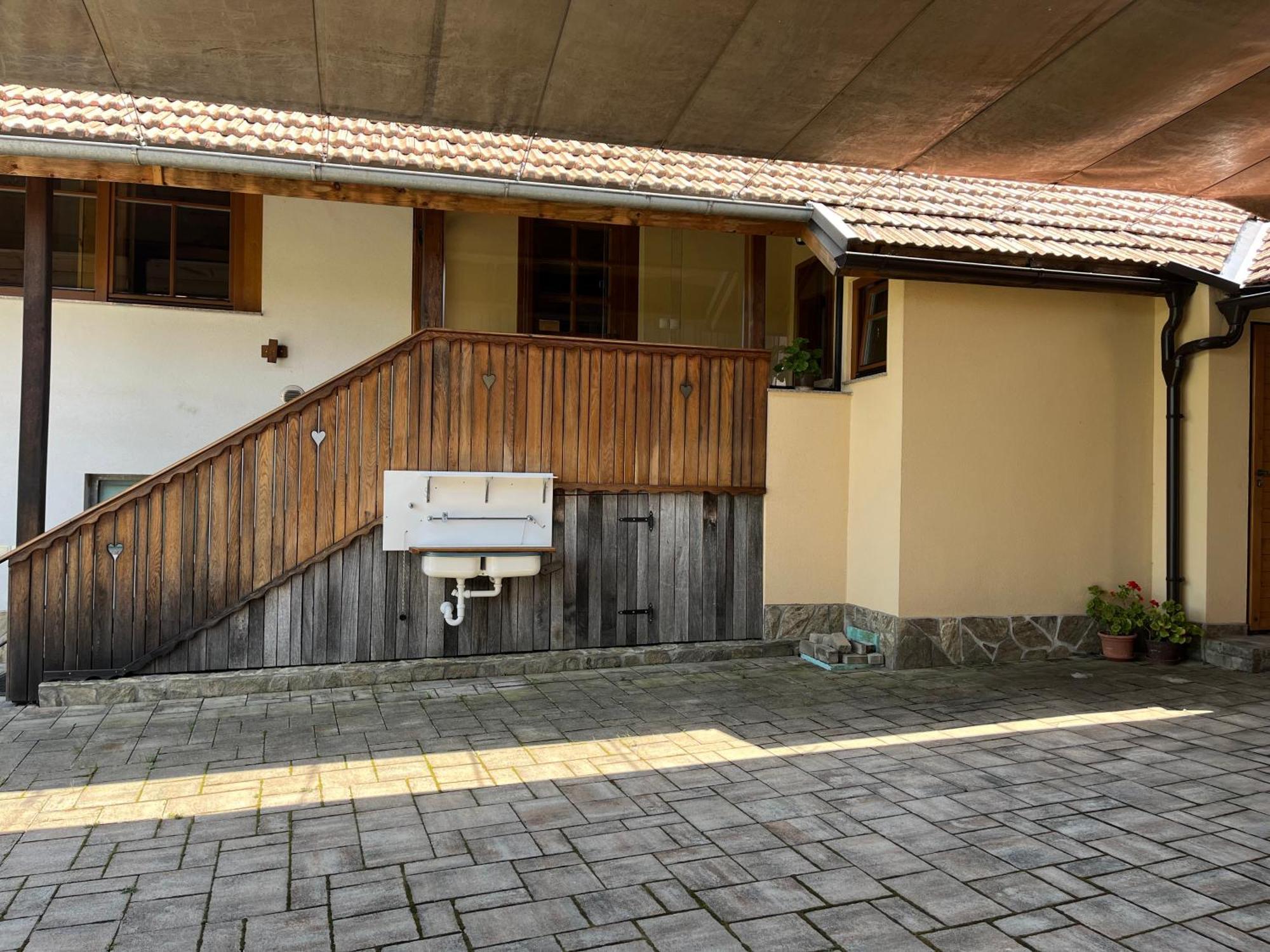 Villa Domacija Brdar Adlesici Exterior foto